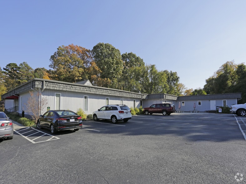 Primary Photo Of 4607 Charlotte Hwy, Clover Office For Lease
