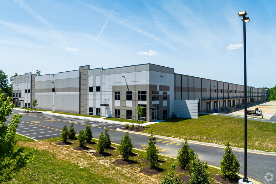 More Photos Of 11111 Washington Hwy, Glen Allen Distribution For Lease