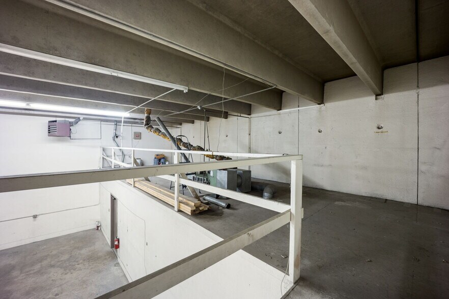 More Photos Of 1130 Valley St, Colorado Springs Warehouse For Sale