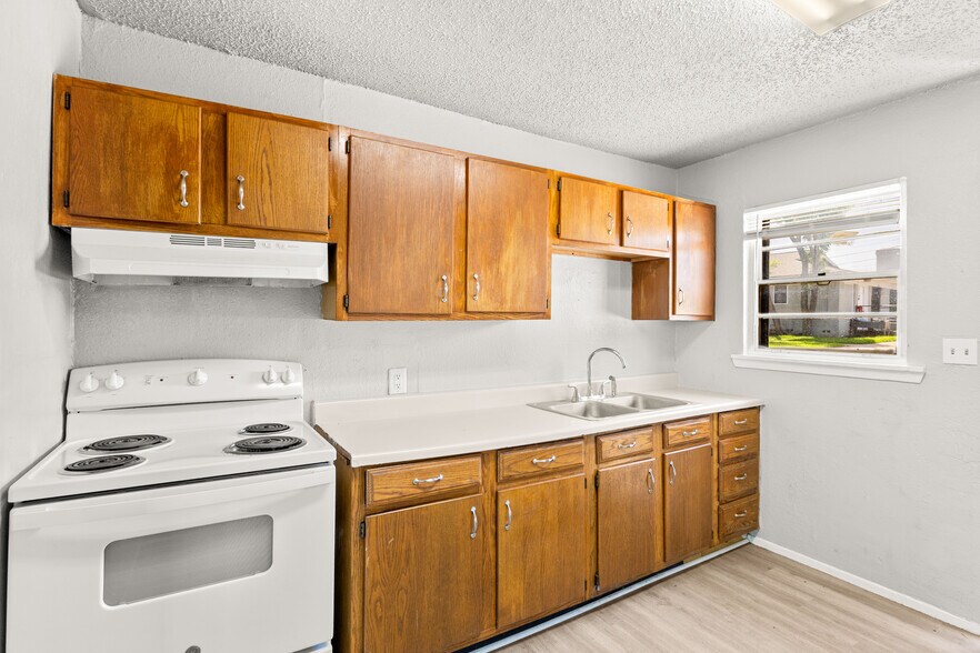 More Photos Of 2216 Marilyn St, Weatherford Apartments For Sale