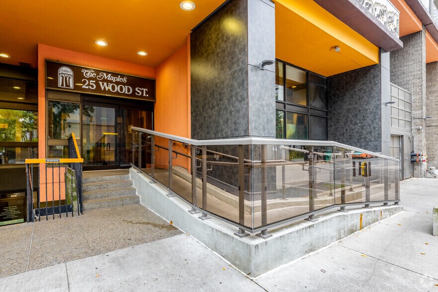 More Photos Of 20 Carlton Street, 25 Wood St, Toronto Apartments For Lease