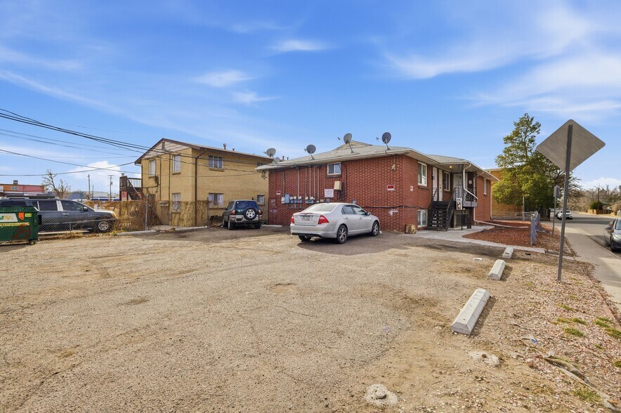 More Photos Of 1592 Lansing St, Aurora Apartments For Sale