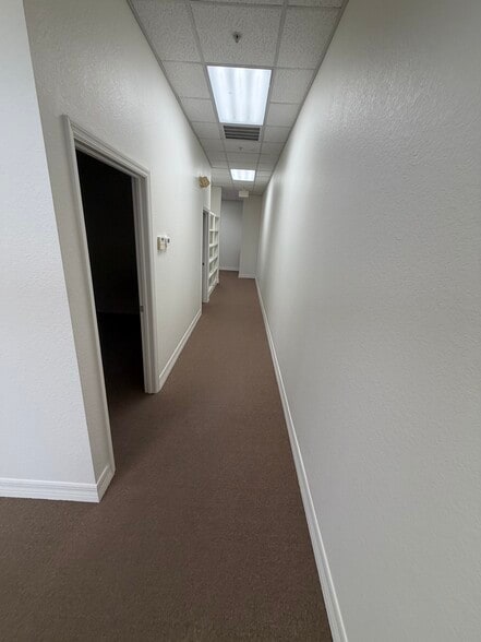 More Photos Of 1062 Bloomingdale Ave, Valrico Office For Sale