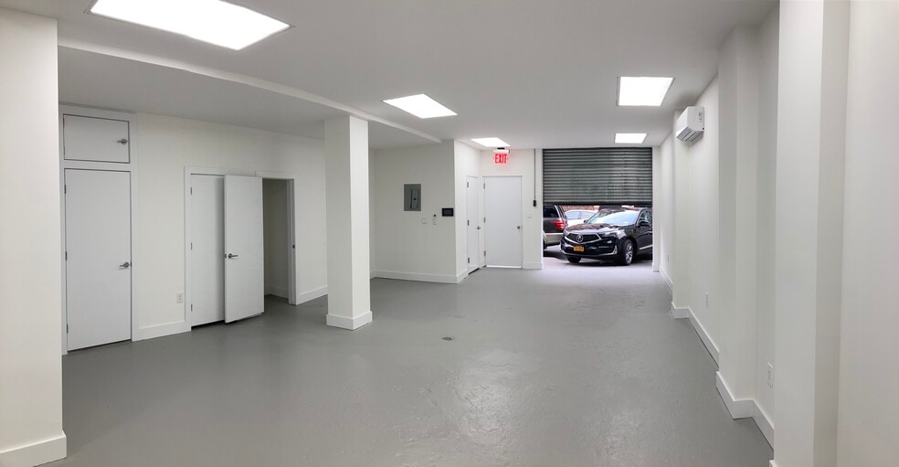 More Photos Of 10 Troutman St, Brooklyn Service For Lease