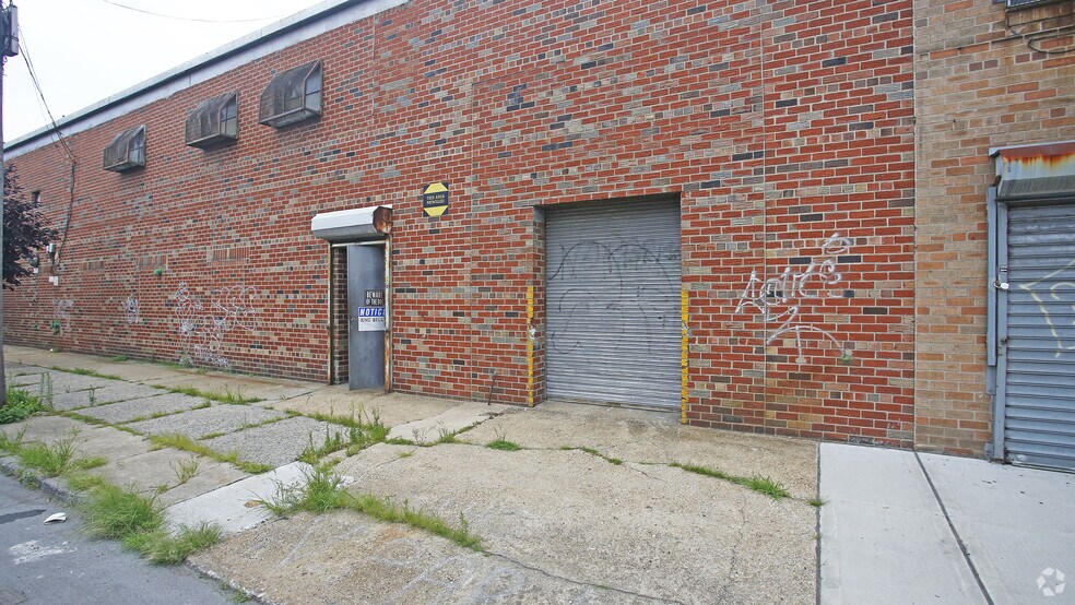 More Photos Of 595 Berriman St, Brooklyn Warehouse For Sale