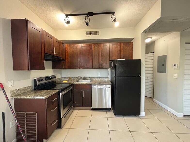 More Photos Of 843 SW 13th Ave, Miami Apartments For Sale
