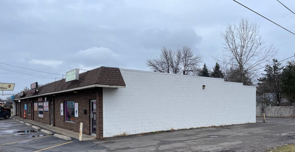 More Photos Of 3101-3109 S Martin Luther King Jr Blvd, Lansing Freestanding For Sale