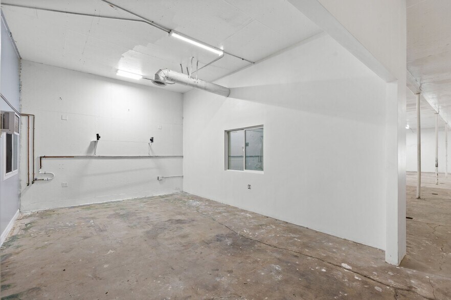 More Photos Of 11285 Goss St, Sun Valley Warehouse For Sale