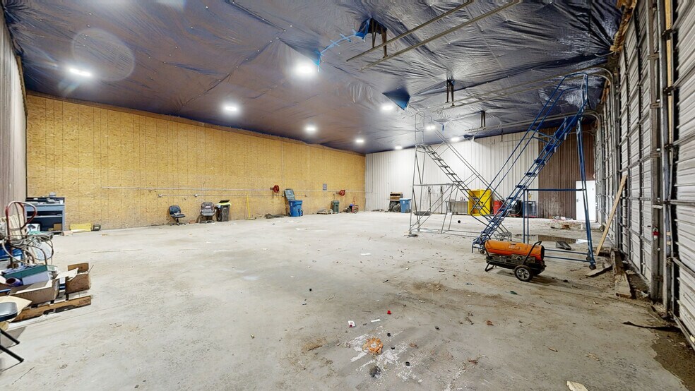 More Photos Of 900-916 Tonsor Rd, Alton Warehouse For Sale