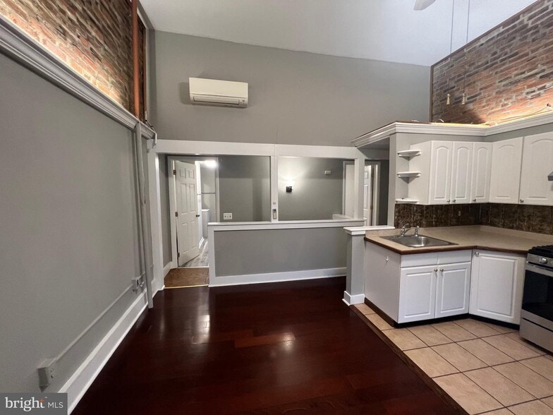 More Photos Of 120 W Girard Ave, Philadelphia Apartments For Sale