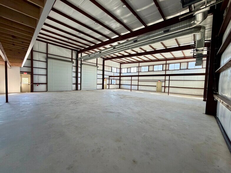 More Photos Of 10020 Darden Hill Rd, Austin Light Distribution For Sale