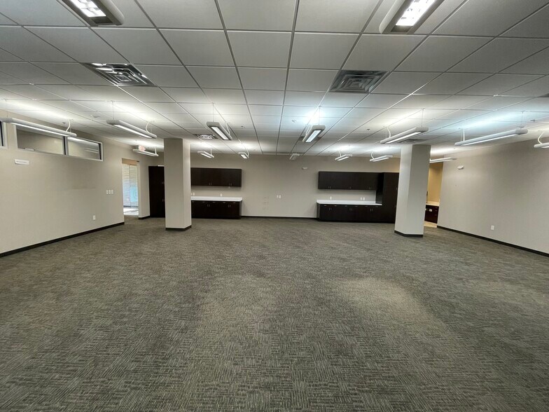 Hanes Mall Blvd, WinstonSalem, NC 27103 For Lease