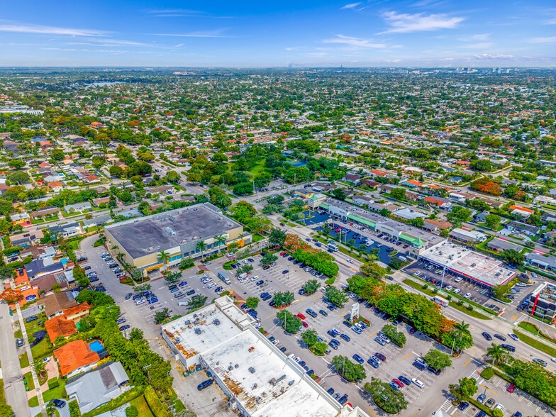 More Photos Of 9465 SW 56th St, Miami Freestanding For Sale