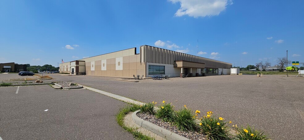 More Photos Of 2725 Mall Dr, Eau Claire Medical For Lease