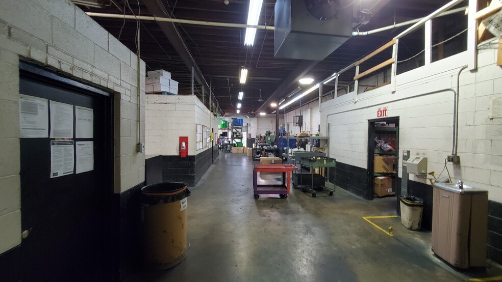 More Photos Of 4820 Rozzelles Ferry Rd, Charlotte Manufacturing For Lease