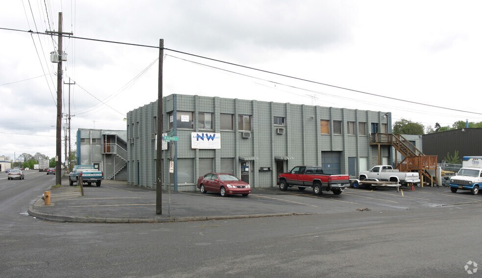 More Photos Of 8316 N Albina Ave, Portland Manufacturing For Sale