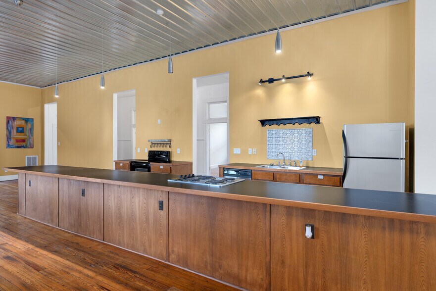 More Photos Of 107-109 W Pleasant Ave, Covington Loft Creative Space For Sale