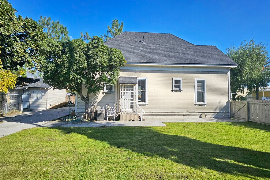 More Photos Of 1101 W Burbank Blvd, Burbank Office Residential For Lease