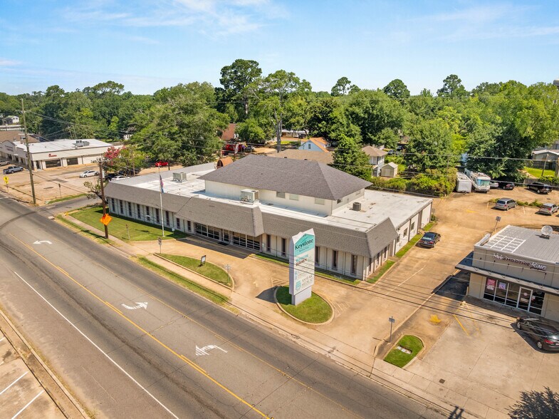 More Photos Of 816 University Pky, Natchitoches Office For Sale