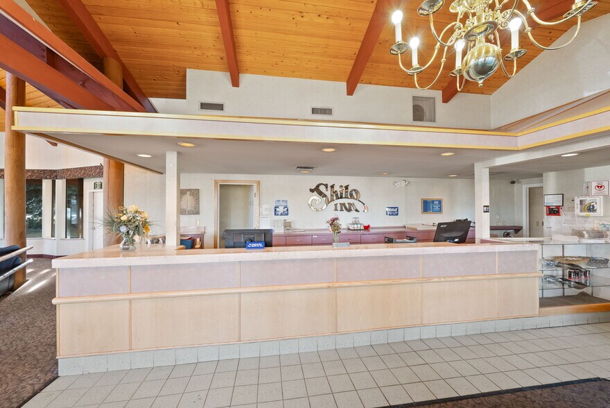 More Photos Of 3105 NE O. B. Riley Rd, Bend Hotel For Sale