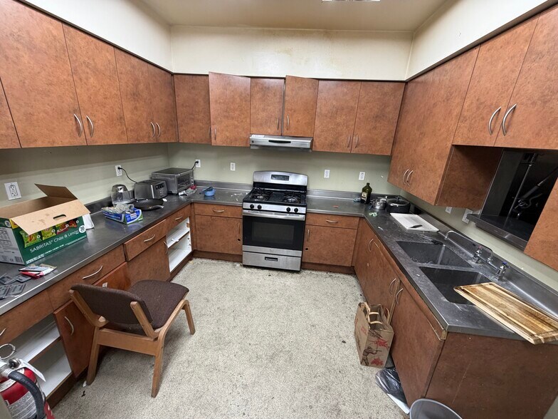 More Photos Of 168 S 11th St, San Jose Sorority Fraternity House For Sale