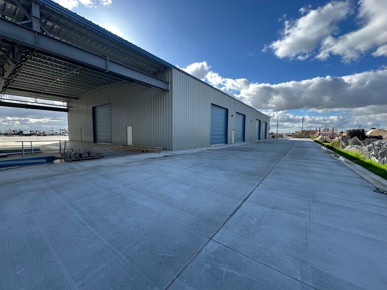 More Photos Of 185 Quantico ave, Bakersfield Industrial For Lease