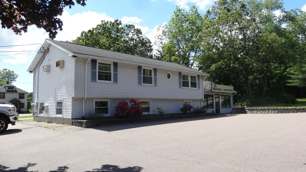 More Photos Of 260 S Main St, Bellingham Storefront Retail Residential For Lease