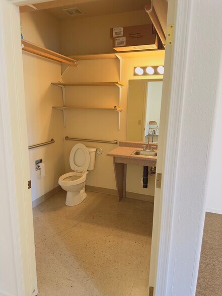More Photos Of 101 S Main St, Cottonwood Unknown For Lease