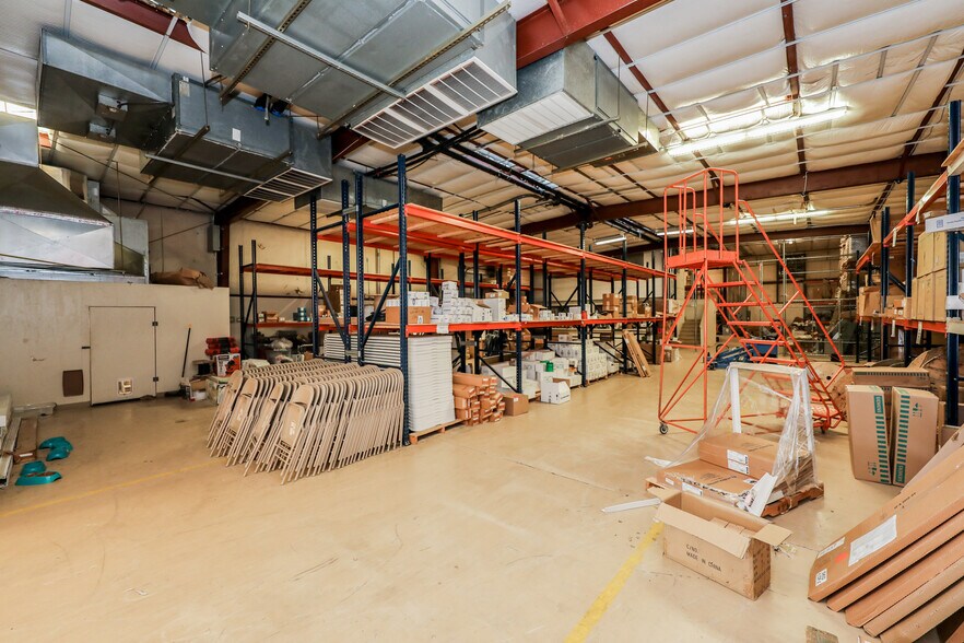 More Photos Of 5809 East Dr, Laredo Warehouse For Sale