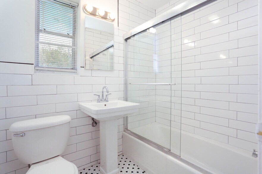 More Photos Of 309 Calgary Ave, San Antonio Apartments For Sale