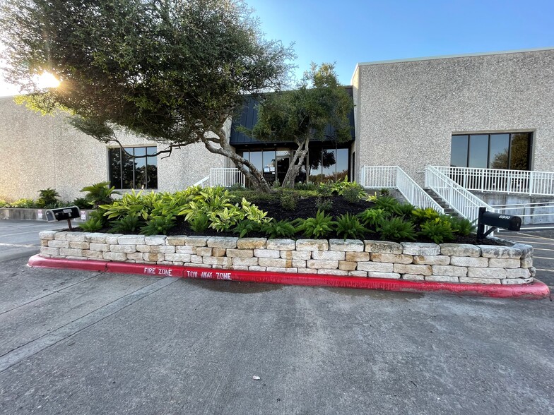 Primary Photo Of 8808 Shoal Creek Blvd blvd, Austin Service For Lease