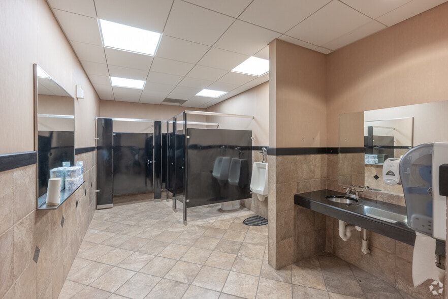 More Photos Of 3455 NE Loop 820, Fort Worth Office For Sale