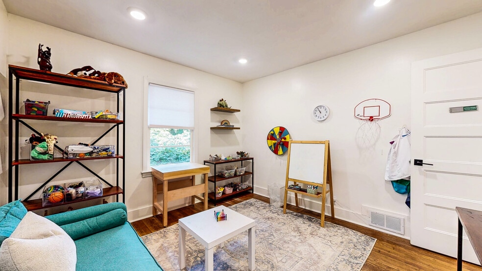 More Photos Of 3232 Memorial Dr, Decatur Office For Sale