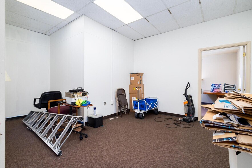 More Photos Of 630 Market St, Steubenville Office For Sale