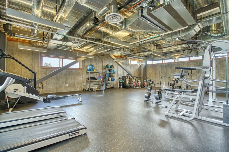 More Photos Of 101 S Taylor Ave, Louisville Warehouse For Lease