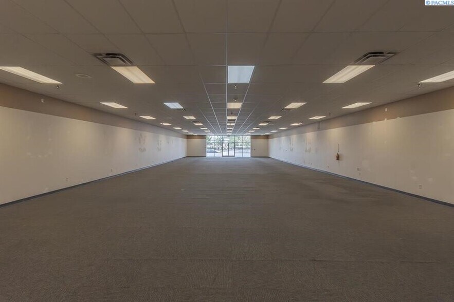 More Photos Of 81 Columbia Point Dr, Richland General Retail For Lease