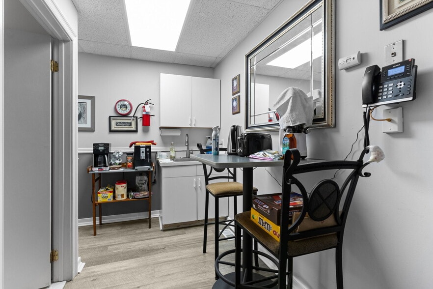 More Photos Of 3069 River Rd, Camden Storefront Retail Office For Sale