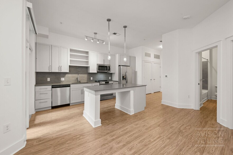 More Photos Of 650 E Brooklyn Village Ave, Charlotte Apartments For Sale