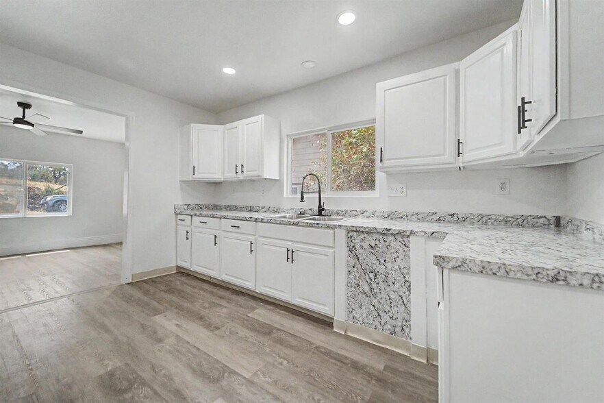 More Photos Of 2690 Ithaca St, Oroville Multifamily For Sale