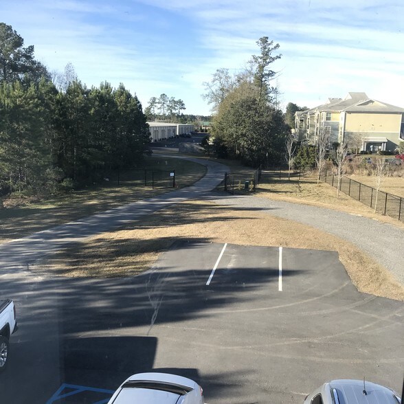 More Photos Of 128 Pipemakers Cir, Pooler Light Distribution For Lease