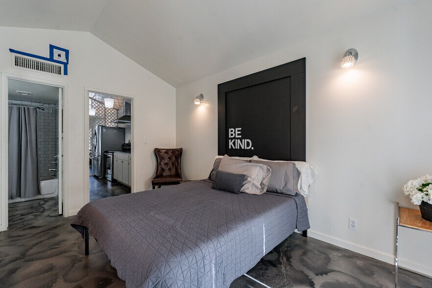 More Photos Of 2301-2309 S College Ave, Tempe Apartments For Sale