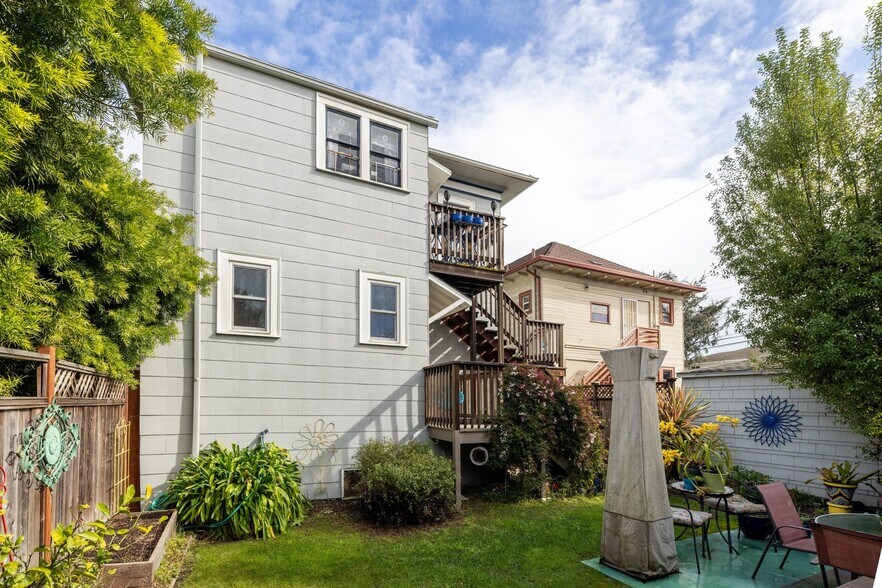 More Photos Of 1527 8th St, Alameda Apartments For Sale