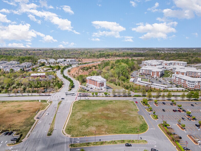 More Photos Of 2200 Carl D Silver Pkwy, Fredericksburg Hotel For Lease