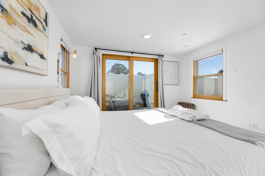 More Photos Of 208-210 Capitola Ave, Capitola Storefront Retail Residential For Sale