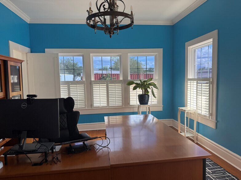 More Photos Of 917 N Monroe St, Tallahassee Coworking Space