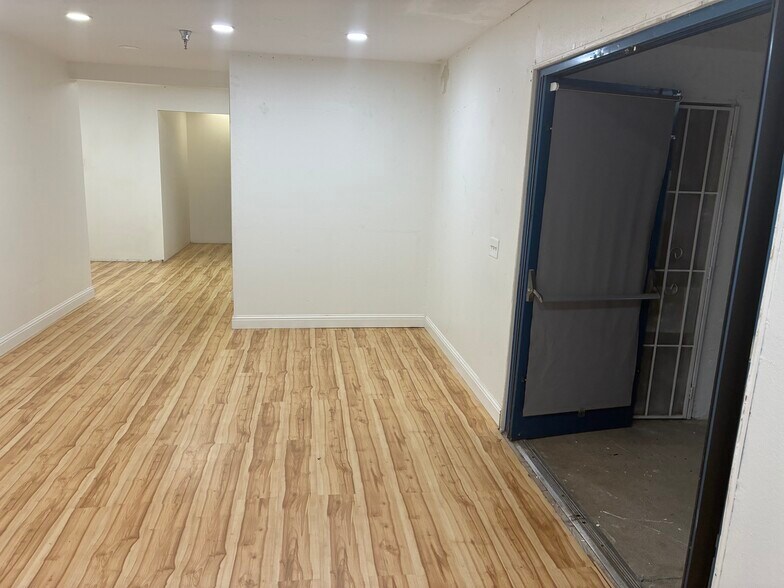 More Photos Of 7475 Murray Dr, Stockton Light Manufacturing For Lease