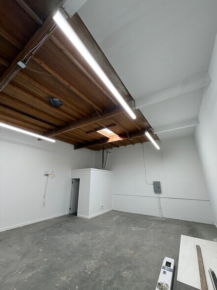 More Photos Of 2244 S Santa Fe Ave, Vista Manufacturing For Lease