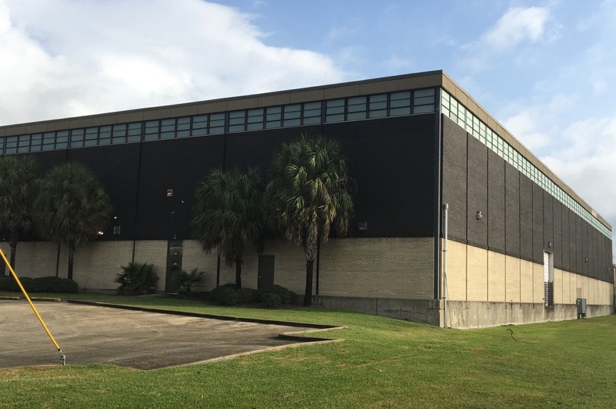 More Photos Of 801 Edwards Ave, New Orleans Distribution For Lease