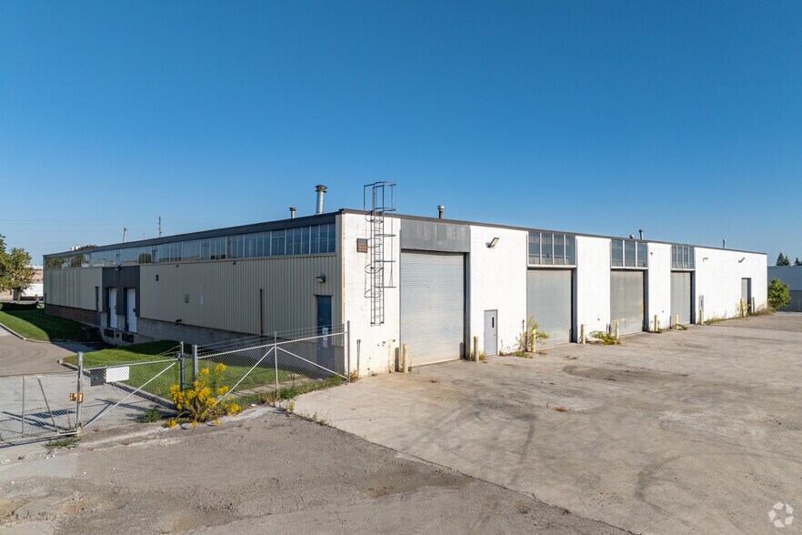 More Photos Of 1075 Clark Blvd, Brampton Warehouse For Sale