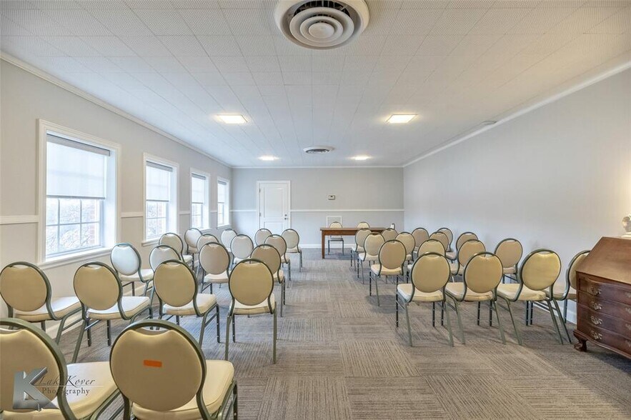 More Photos Of 3425 S 14th St, Abilene Lodge Meeting Hall For Sale